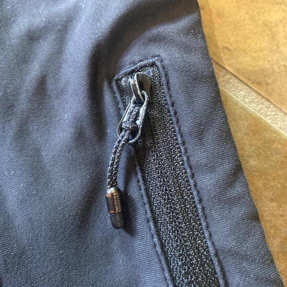 Lululemon Speed Ups 2.5 inch - Picture 4 of 4